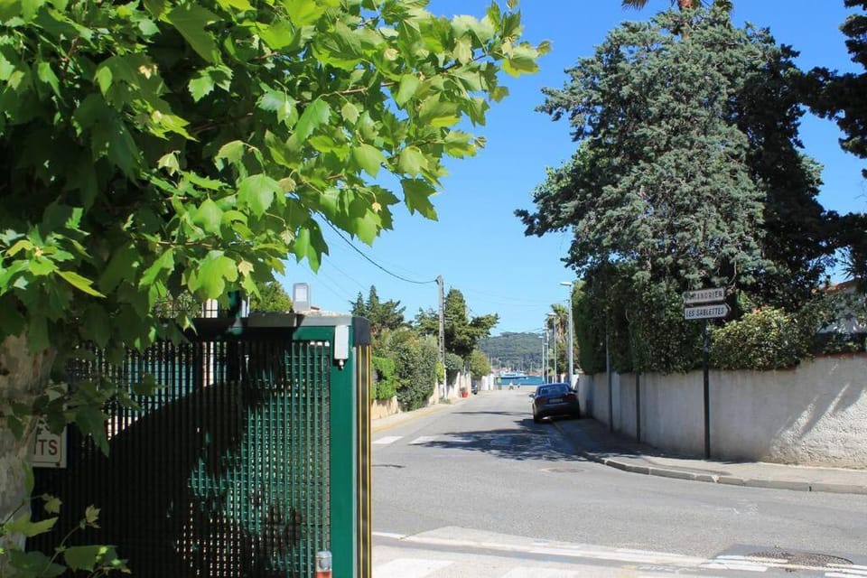 Joli T2 3mn mer. Proche commodité WiFi Parking Apartment in La Seyne-sur-Mer