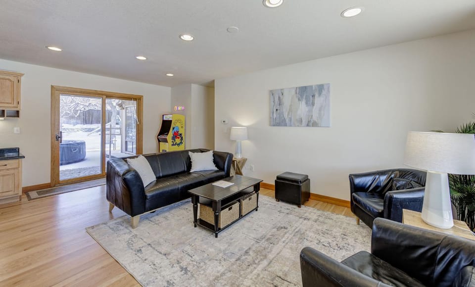 Living room, Seating area