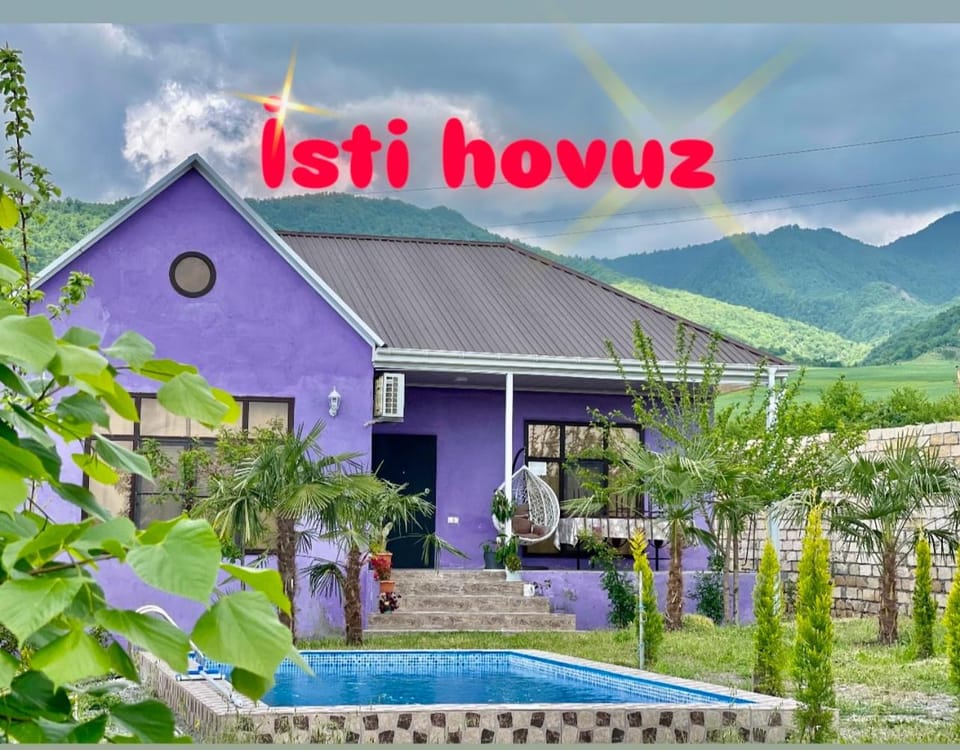 Property building, Natural landscape, Garden, Garden view, Mountain view, Pool view, Swimming pool