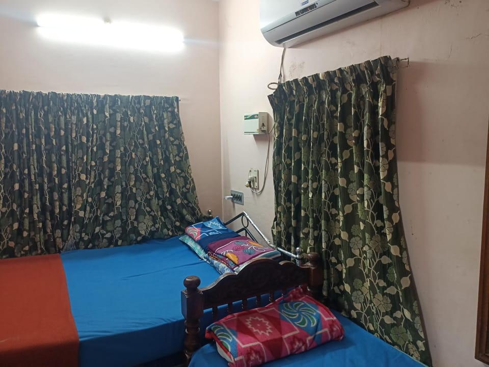 Bed, Bedroom, air conditioner