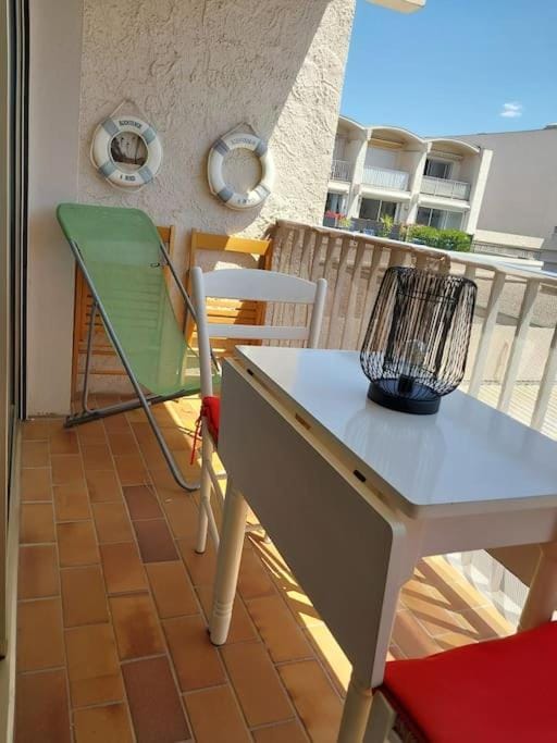Au calme à 2min mer Parking Balcon Wifi Clim! Apartment in Six-Fours-les-Plages