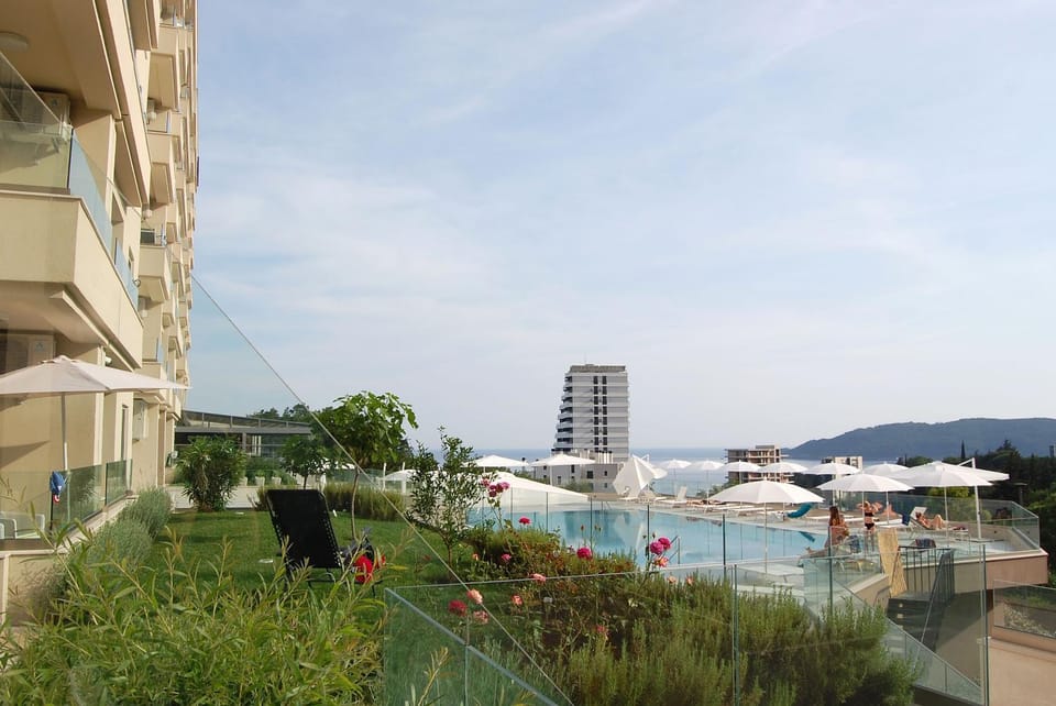 Pool view, Swimming pool