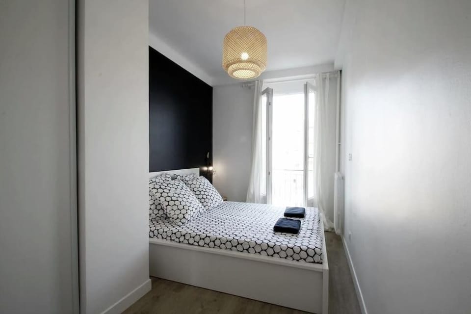 Bed, Photo of the whole room