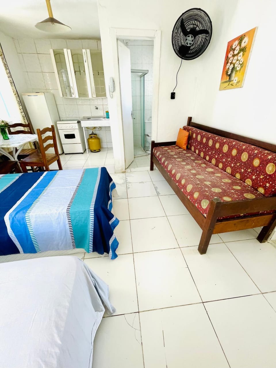 Bed, Photo of the whole room, Seating area, Bedroom