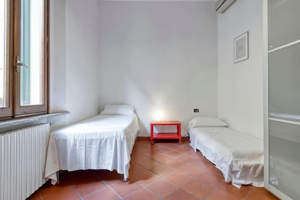 Bed, Photo of the whole room, Bedroom, internet, towels