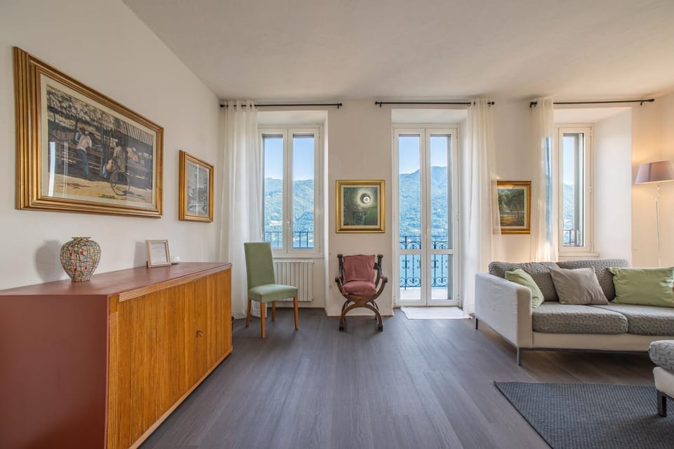 Simo House Stunning Lake View Balcony AC Apartment in Canton of Ticino