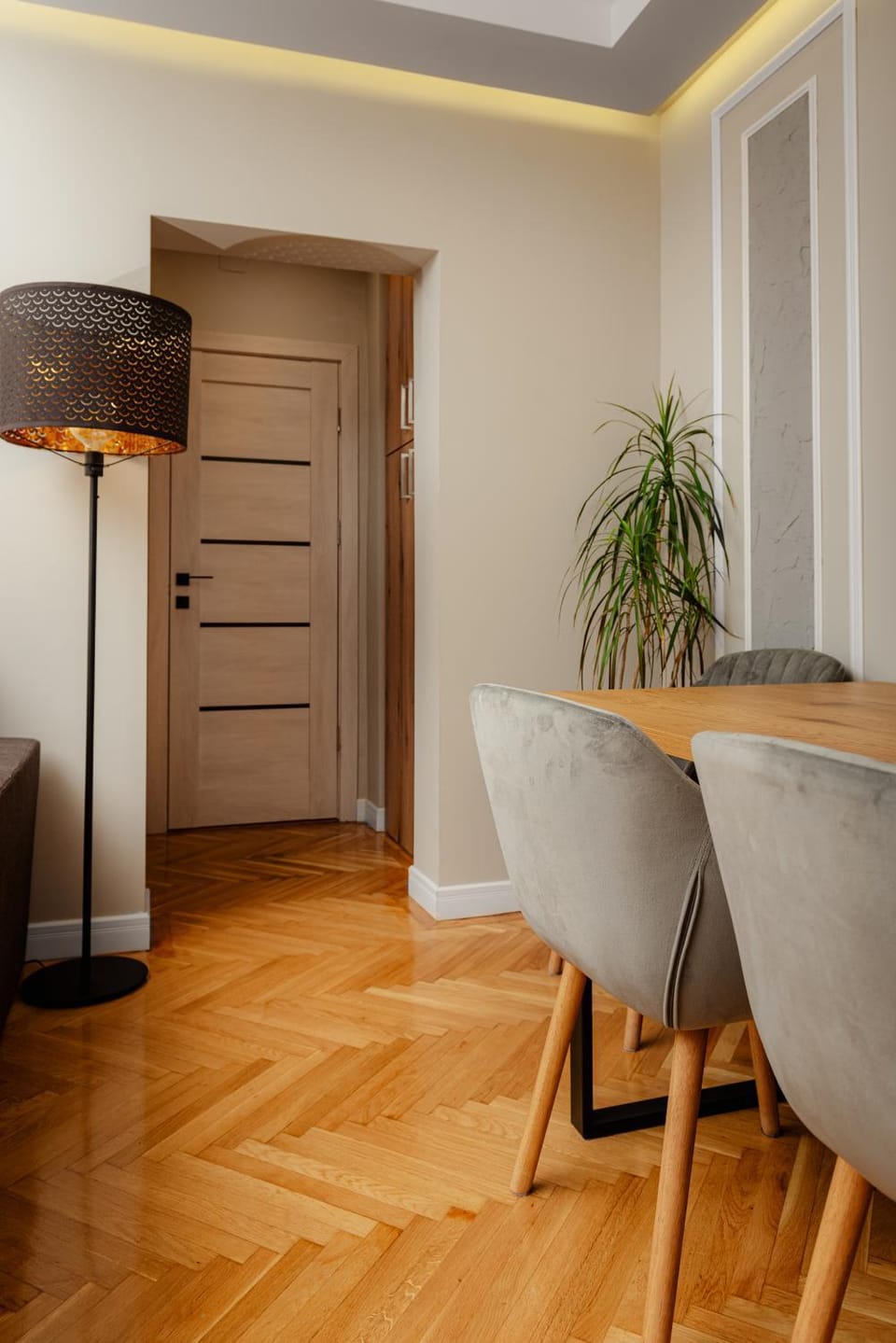 Dining area, wardrobe