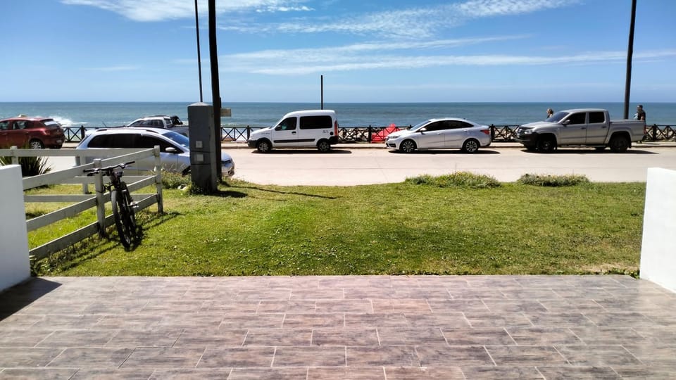 Playa Corner Apartment in Santa Clara del Mar