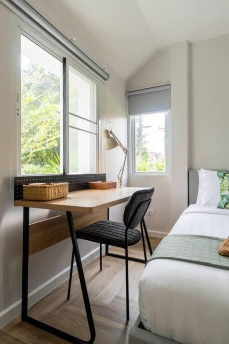 Naka Cozy House in Phuket City House in Wichit