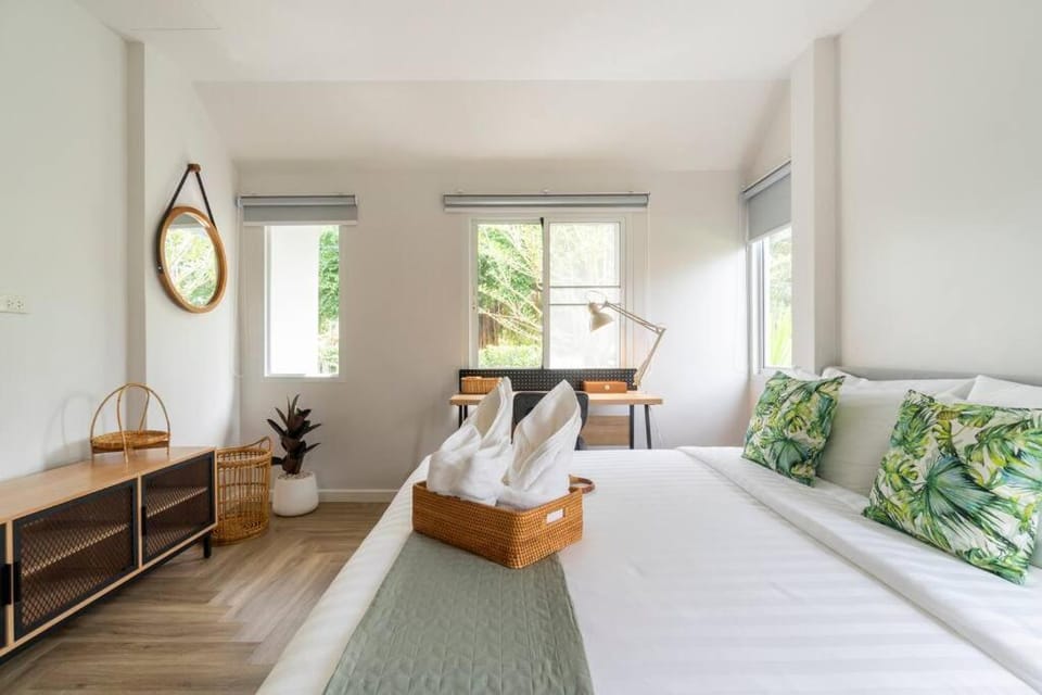 Naka Cozy House in Phuket City House in Wichit