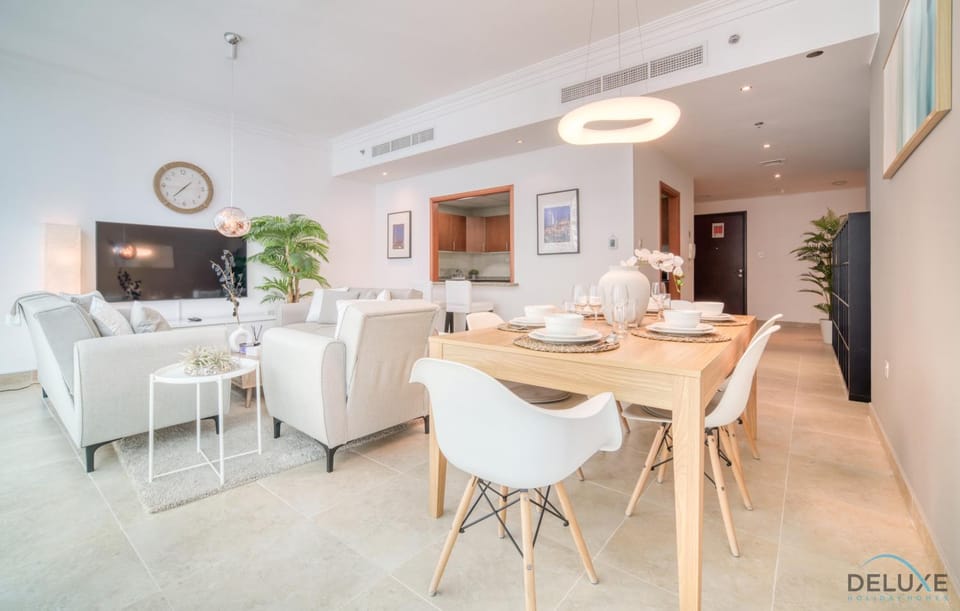 TV and multimedia, Kitchen or kitchenette, Living room, Dining area