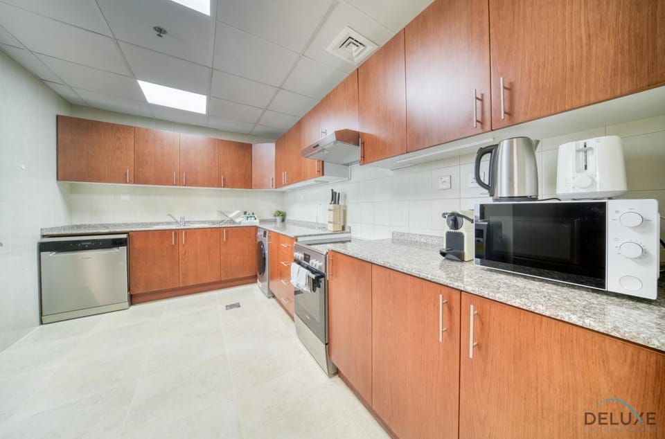Kitchen or kitchenette, dishwasher, minibar, pet friendly, stove, toaster