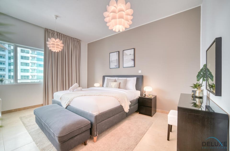 Bed, Photo of the whole room, Bedroom, hair dresser, towels