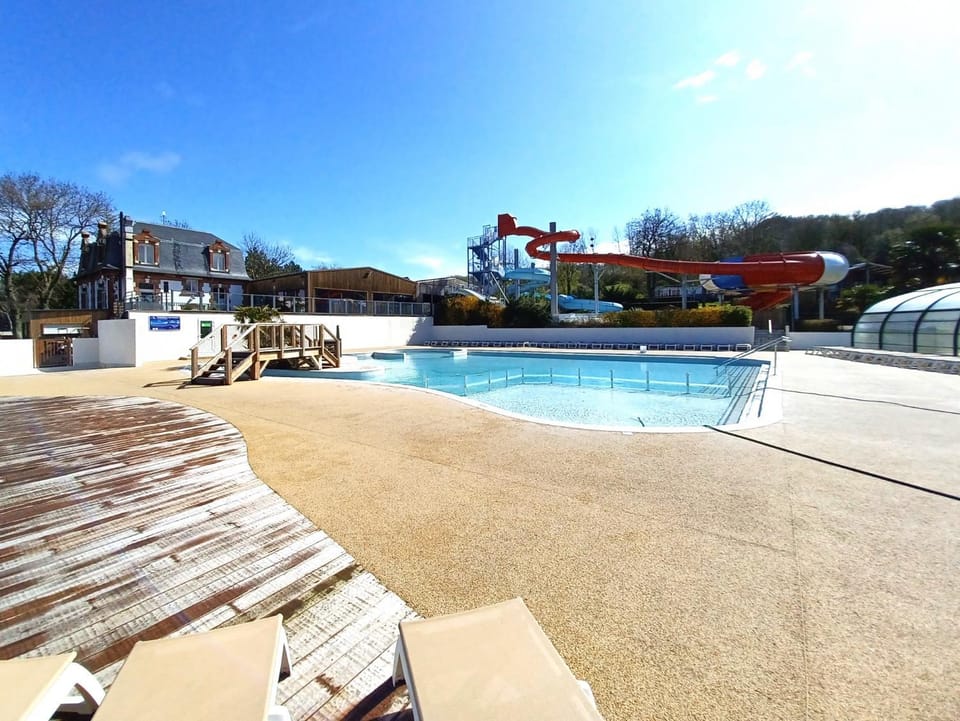 Day, Aqua park, Swimming pool, sunbed