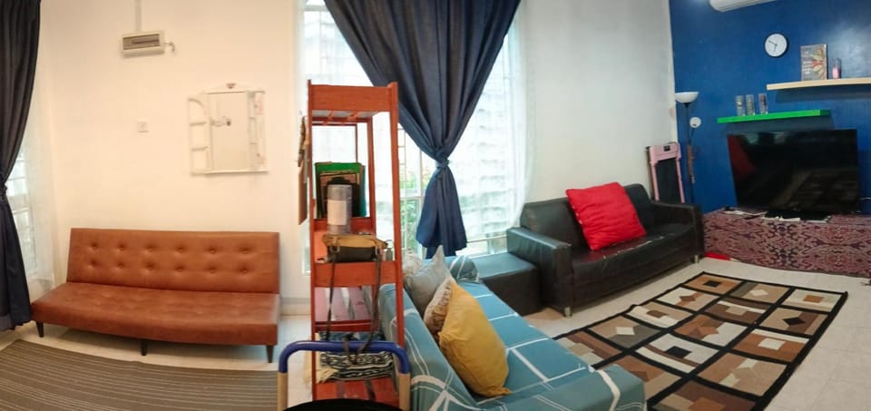 Homestay Othman Perlis-14pax-AC-Wifi-Kangar-BBQ House in Kedah
