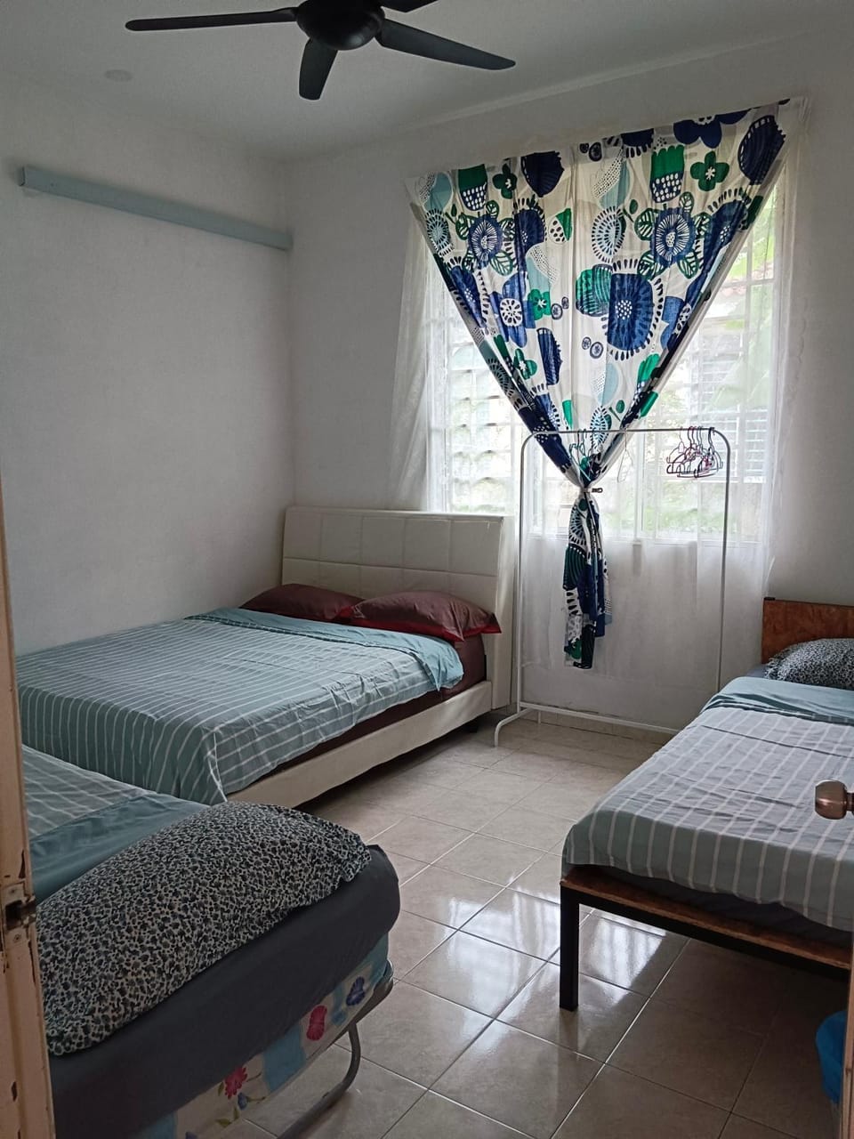 Bed, Bedroom, fireplace, air conditioner