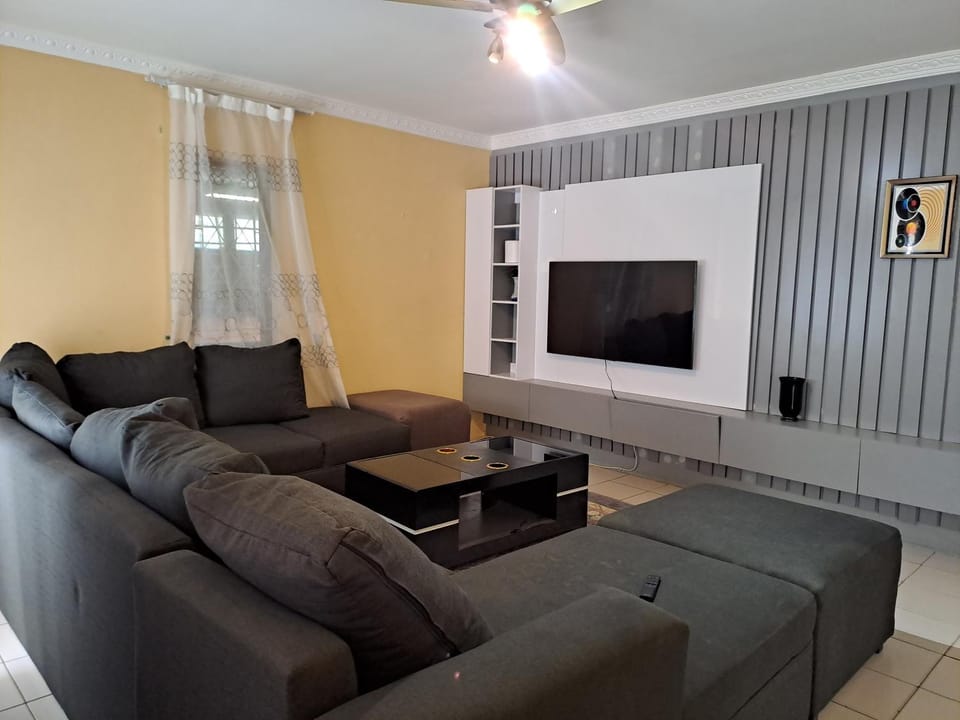 Communal lounge/ TV room, TV and multimedia, Living room, Evening entertainment