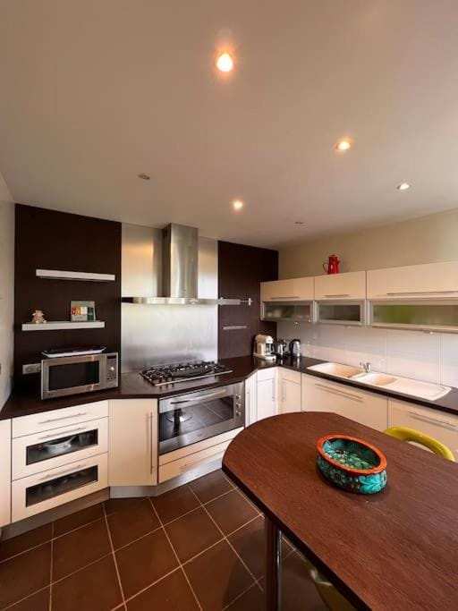 Dining area, dishwasher, minibar, pet friendly, stove