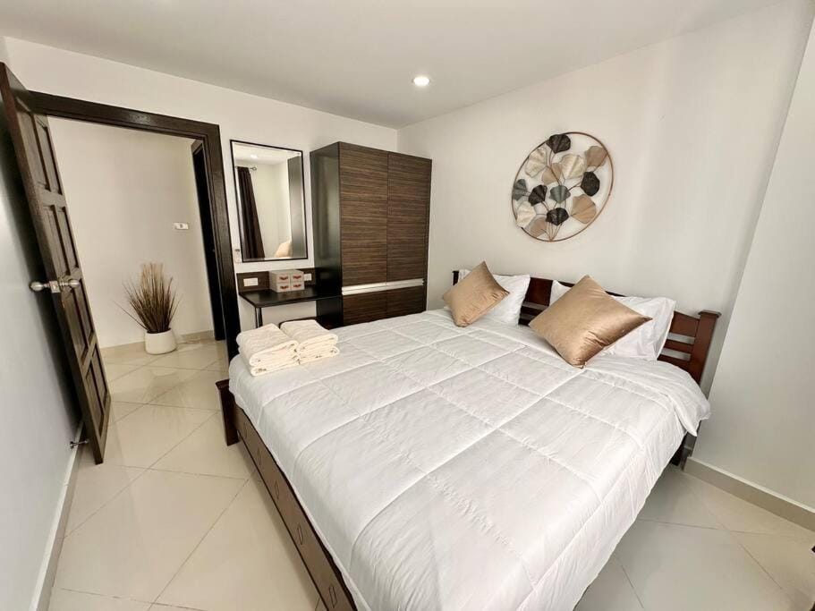 Bed, Bedroom, wardrobe