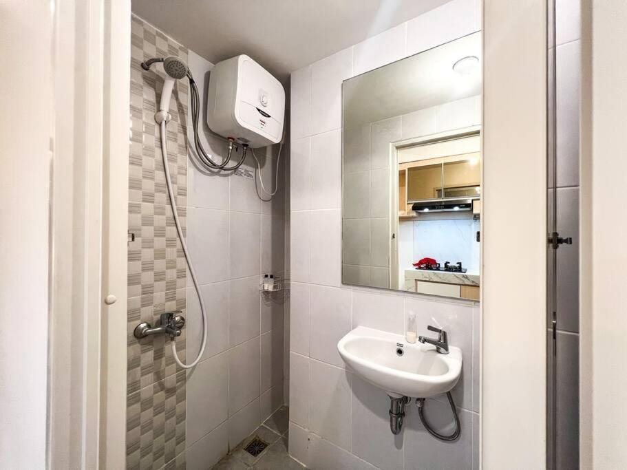 Apt Tokyo Riverside Studio PIK2 Tower C w Netflix. Apartment in West Java