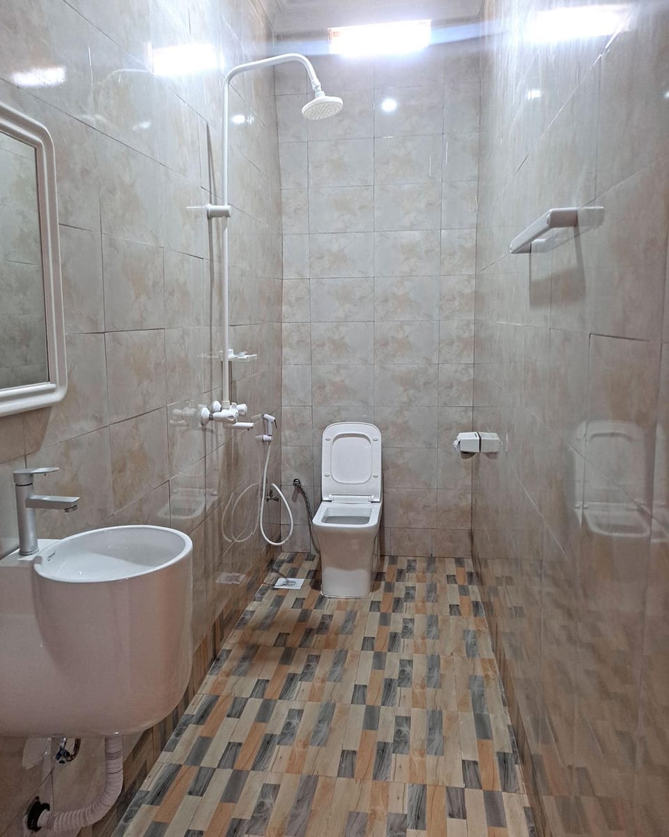 Shower, Toilet, Bathroom
