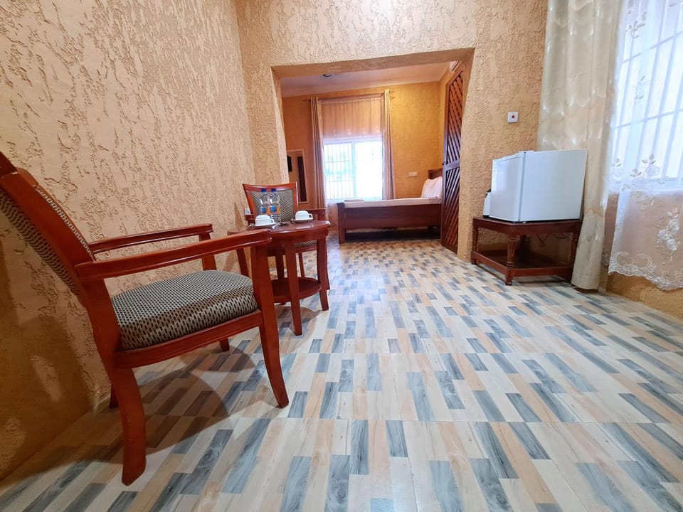 Living room, Photo of the whole room, Seating area, Bedroom