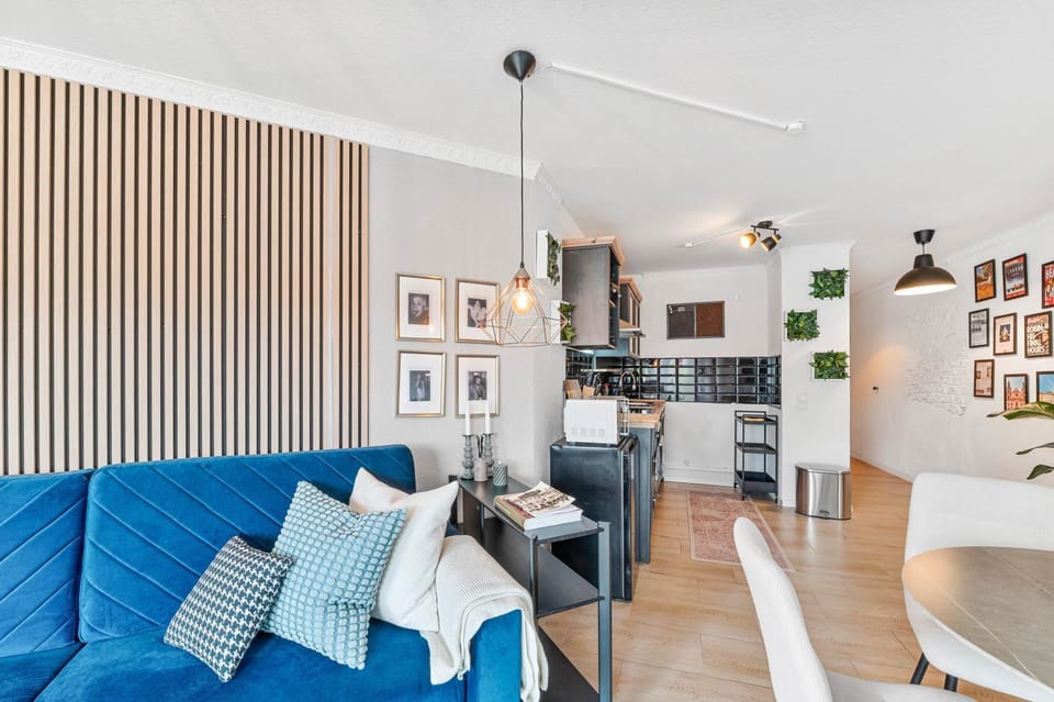 Kitchen or kitchenette, Living room, Seating area