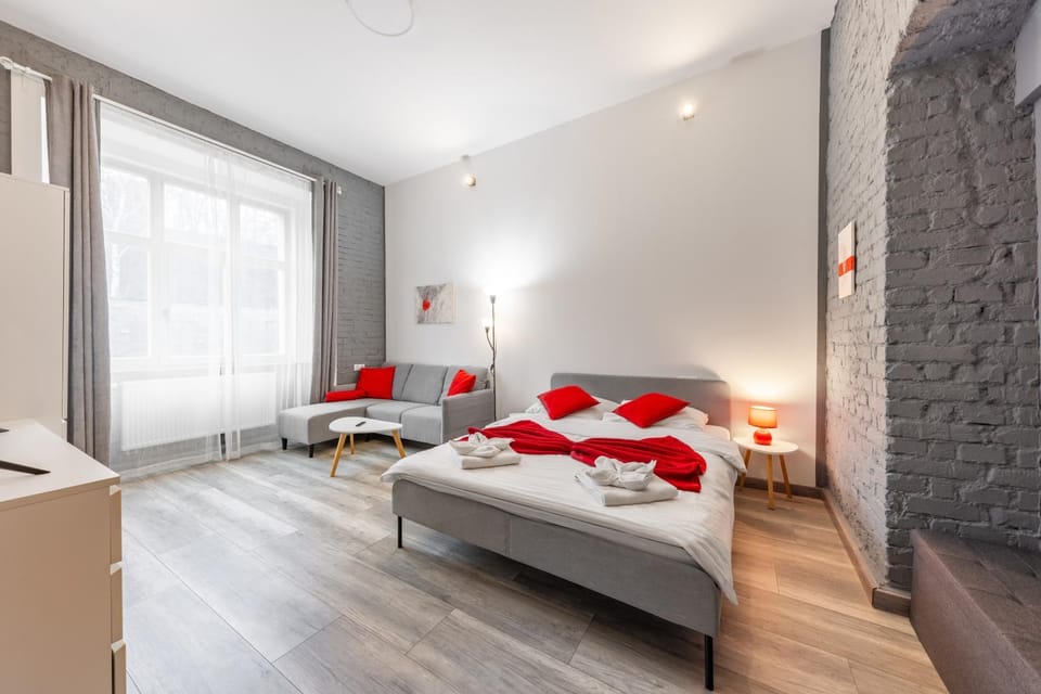 Bed, Seating area, Bedroom, towels