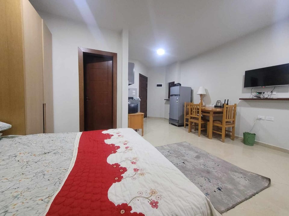 Holiday studio with seaview, Amazing for couples, Sunny & SeaView & Free Wi-fi Apartment in Hurghada