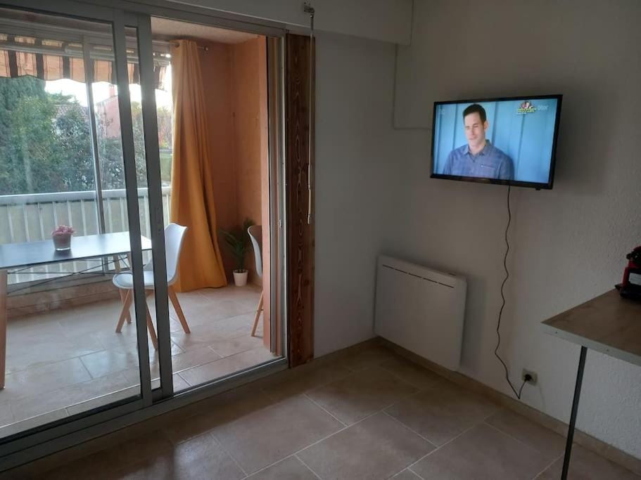 Beau Studio Mar Vivo Apartment in La Seyne-sur-Mer