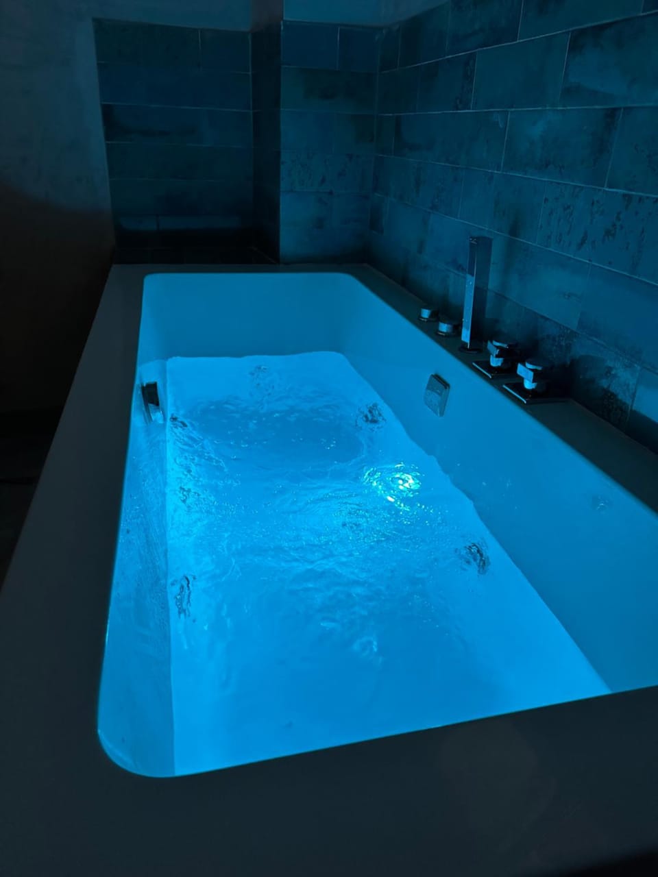 Hot Tub, Bath