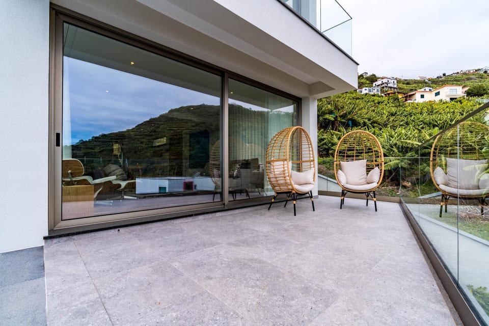 Property building, Balcony/Terrace
