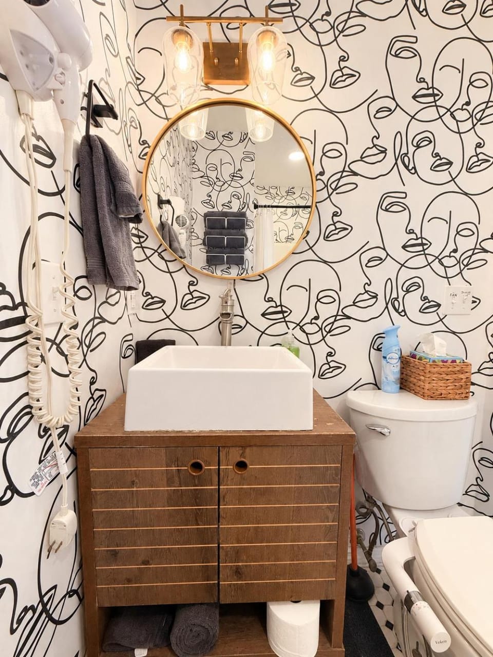 Toadhaus Studio in quiet residential neighborhood ATHENS Bed and Breakfast in Athens