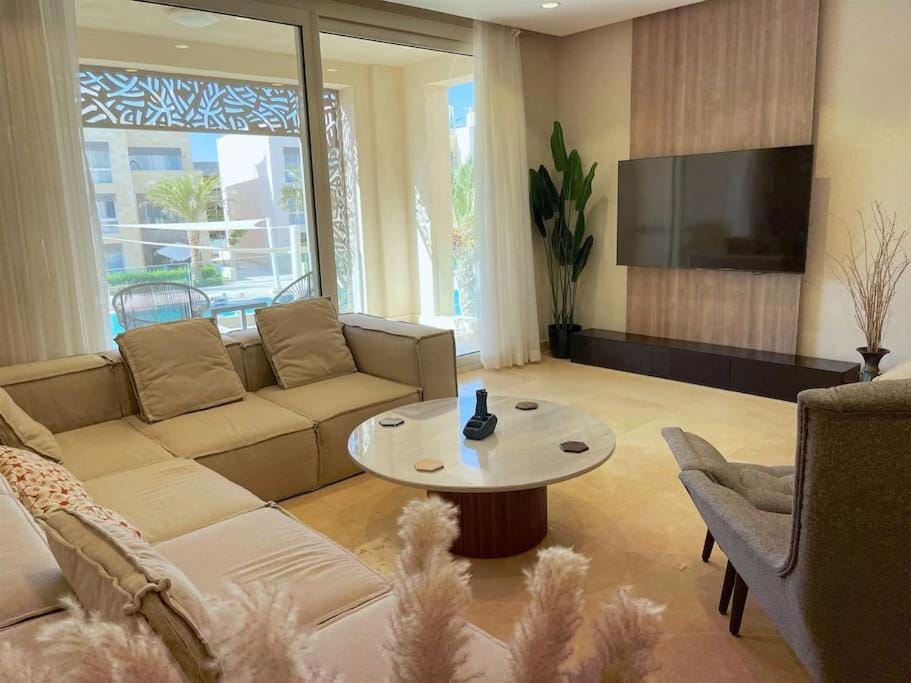 Stunning 2 BR/ Free Beach & Pool Access @ Mangroovy, El Gouna Apartment in Hurghada