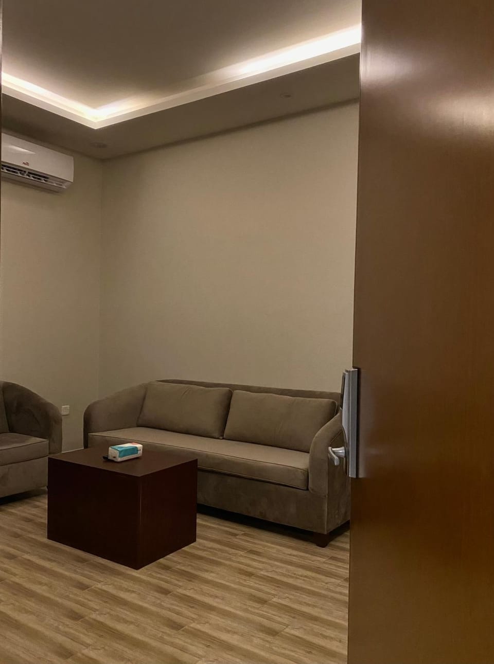 Living room, Seating area, air conditioner