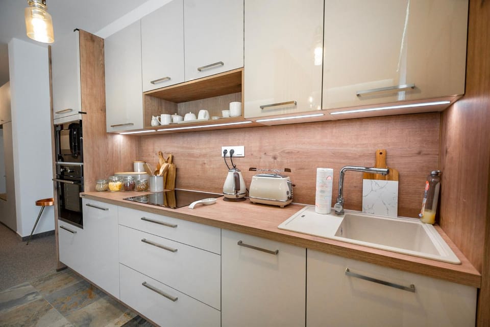 Coffee/tea facilities, Kitchen or kitchenette, minibar, pet friendly, stove, toaster