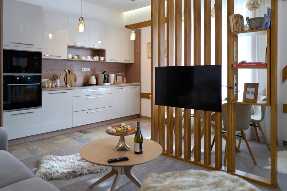 TV and multimedia, Kitchen or kitchenette, Living room, Seating area, Evening entertainment