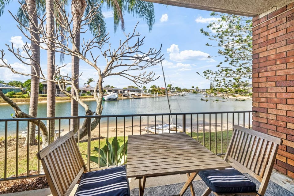 Patio, Day, View (from property/room), Balcony/Terrace, River view