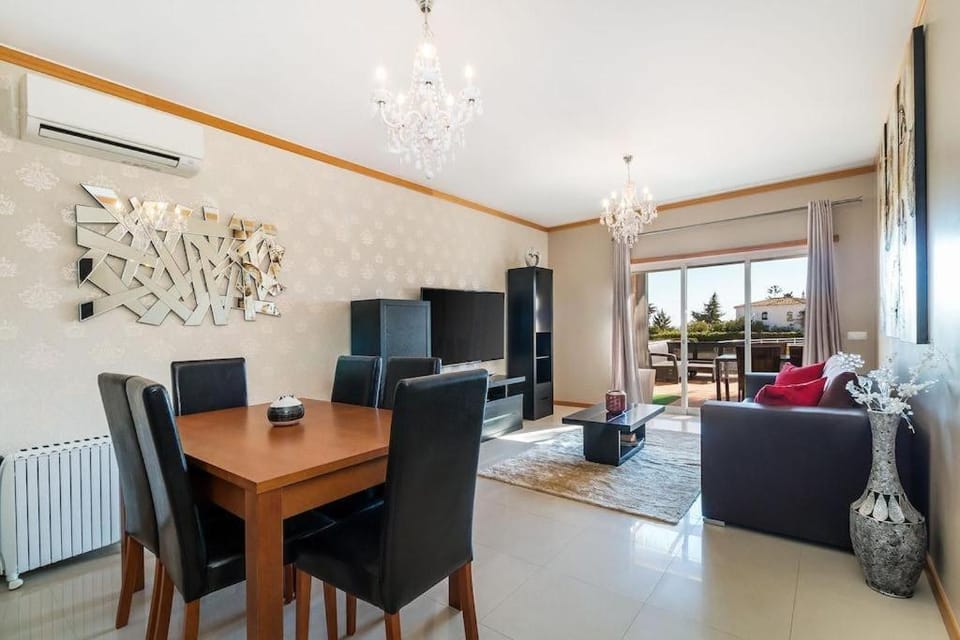 Living room, Dining area, air conditioner