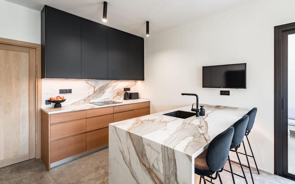 Kitchen or kitchenette