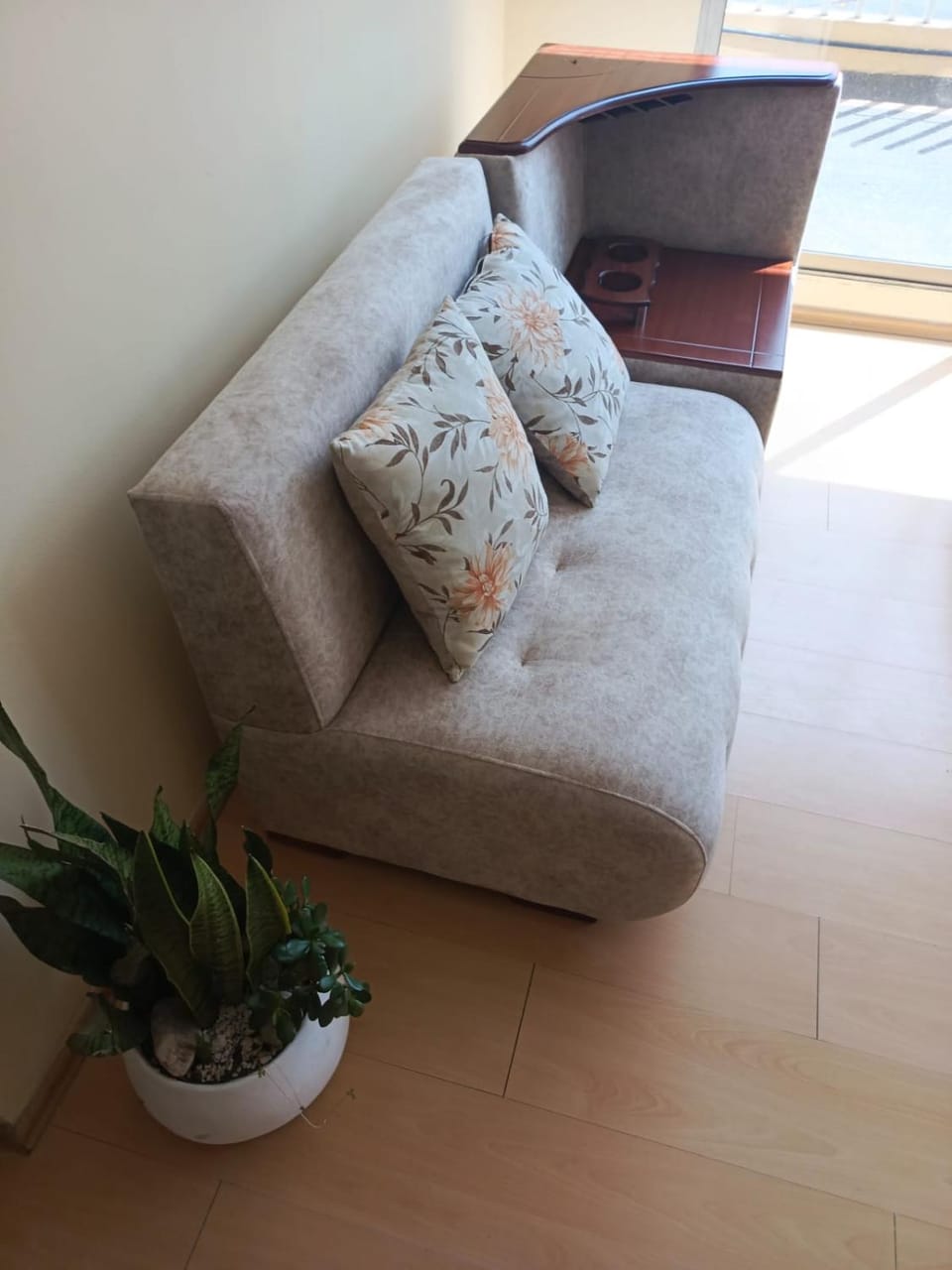 Amplio apartamento El Eden cerca Embajada Americana y Solca - zona tranquila seguridad 24-7 Apartment in Quito