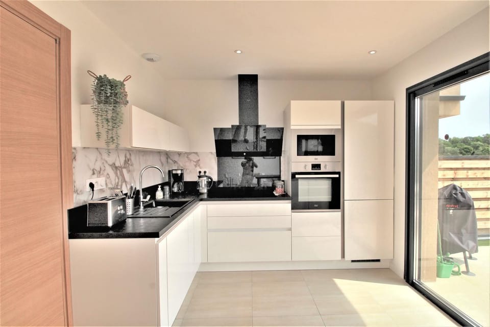 Coffee/tea facilities, Kitchen or kitchenette, Dining area, dishwasher, minibar, pet friendly, stove, toaster