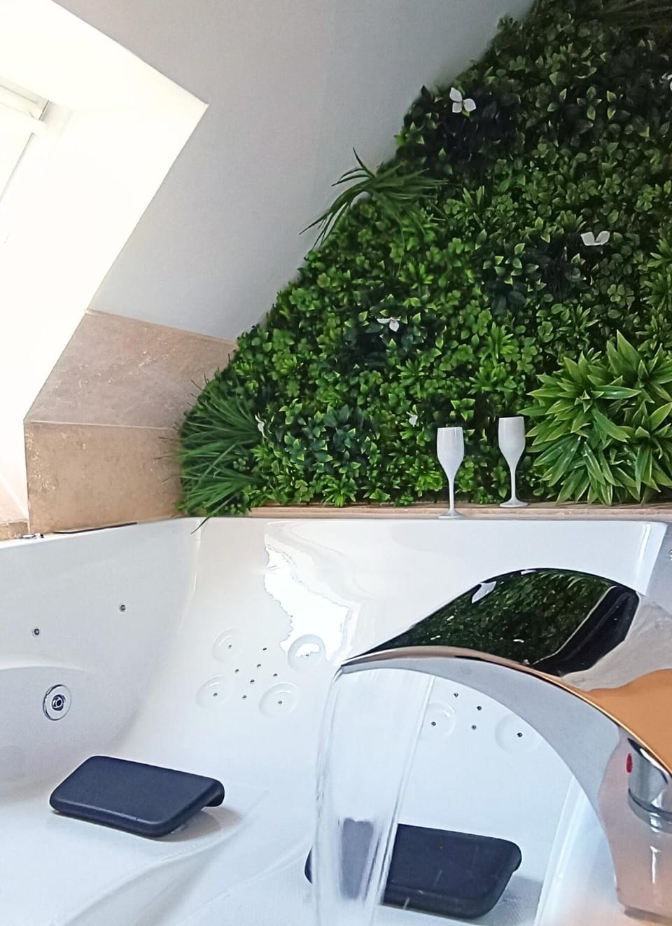 Hot Tub, Bath
