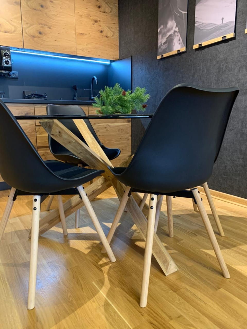Seating area, Dining area, kitchen