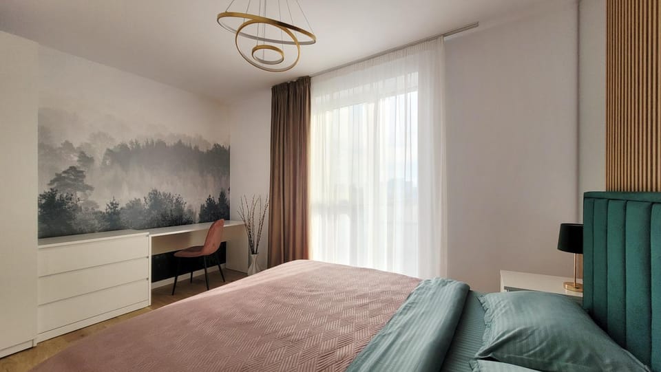 Bed, Seating area, Bedroom