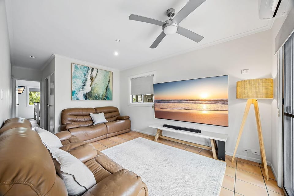5 bedroom home close to beach, pool and pet friendly House in Sunshine Coast