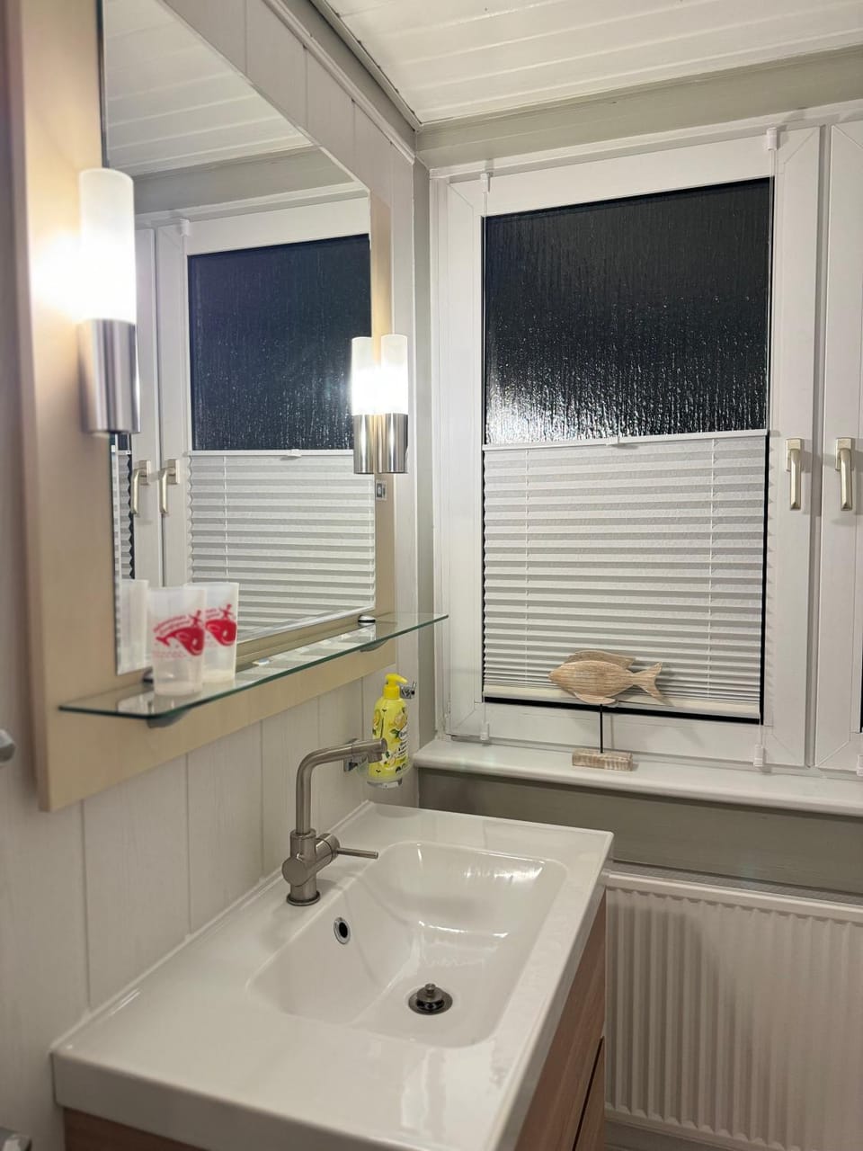 Shower, Bathroom, heating, towels