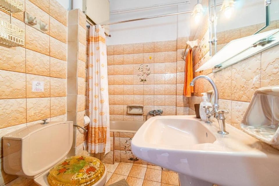 Bathroom, Bath