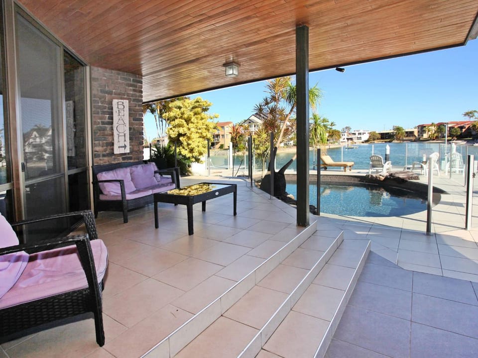 Balcony/Terrace, Seating area, Swimming pool, sunbed