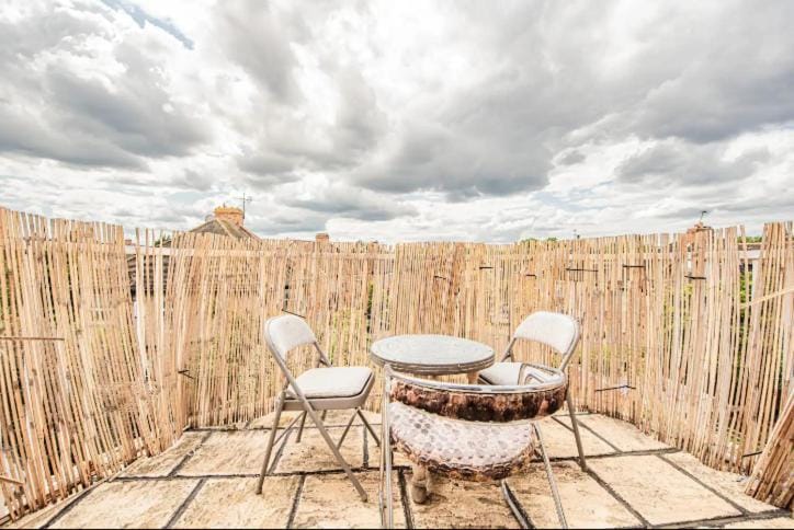 Large Cosy Property 15min from Central London Vacation rental in London